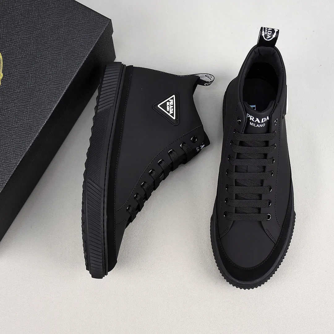 PRADA [Prada] high-top sports and casual shoes. Men's shoes 💰440💰. The upper is made of cowhide, sheepskin lining, rubber outsole, comfortable on the feet, men's size 38-44, choose according to your usual wearing size.